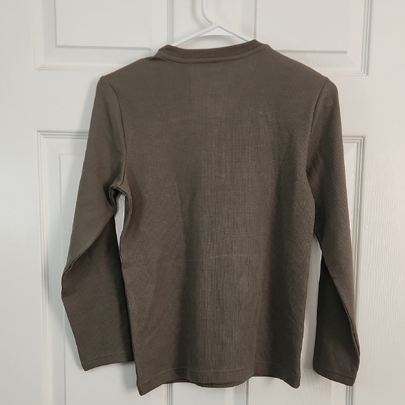 Levi's Green Long Sleeve Tee with Henley Neckline - Picture 4 of 4